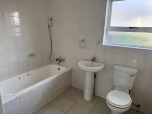 Flat/Apartment to Rent in Greendale North