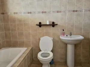 4 Bedroom House to Rent in Vainona
