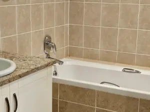 4 Bedroom House to Rent in Vainona