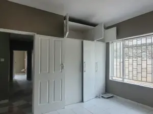 3 Bedroom Cottage/Garden Flat to Rent in Greendale