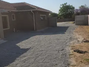 3 Bedroom Cottage/Garden Flat to Rent in Greendale
