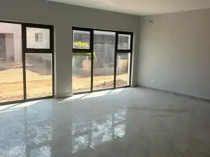 Townhouse/Complex/Cluster to Rent in Bluff Hill