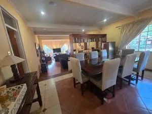 3 Bedroom House to Rent in Greystone Park