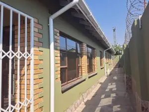 4 Bedroom House to Rent in Budiriro