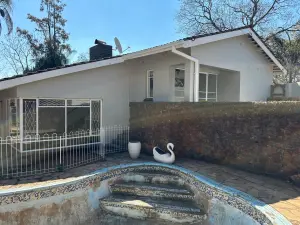 3 Bedroom House to Rent in Greystone Park