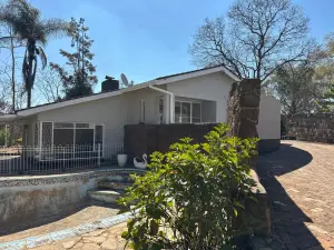 3 Bedroom House to Rent in Greystone Park