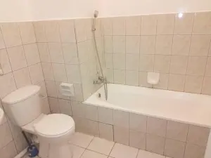 3 Bedroom Cottage/Garden Flat to Rent in Newlands