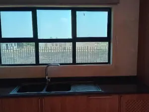 Townhouse/Complex/Cluster to Rent in Pomona