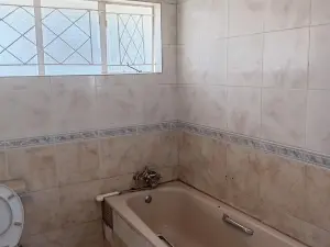 4 Bedroom House to Rent in Eastlea