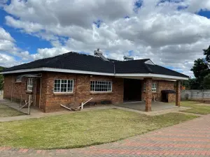 Townhouse/Cluster to Rent in Borrowdale Brooke