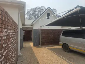 Townhouse/Complex/Cluster to Rent in Pomona
