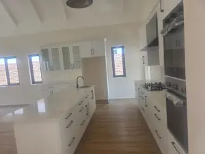 Townhouse/Complex/Cluster to Rent in Pomona