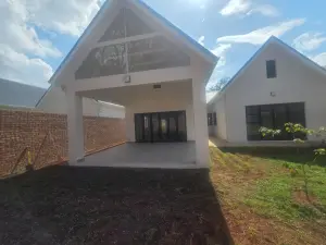 Townhouse/Complex/Cluster to Rent in Pomona