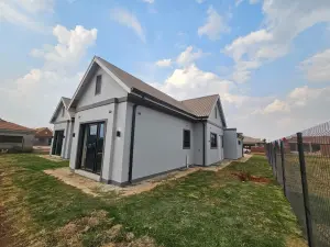 4 Bedroom House to Rent in Fairview