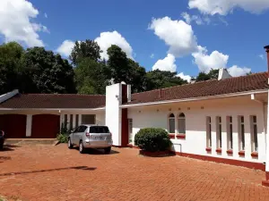 4 Bedroom House to Rent in Greendale North