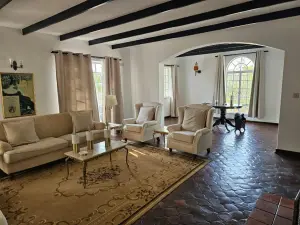 4 Bedroom House to Rent in Glen Lorne