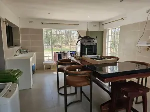 4 Bedroom House to Rent in Glen Lorne