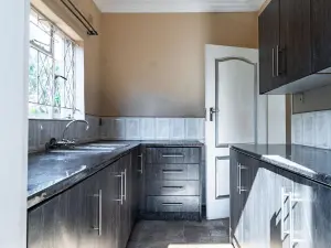 6 Bedroom House to Rent in Mount Pleasant