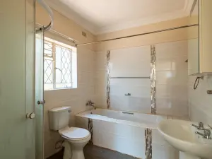 6 Bedroom House to Rent in Mount Pleasant