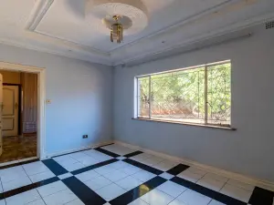6 Bedroom House to Rent in Mount Pleasant