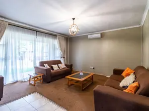 Townhouse/Complex/Cluster to Rent in Borrowdale