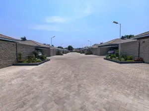 Townhouse/Complex/Cluster to Rent in Greendale North