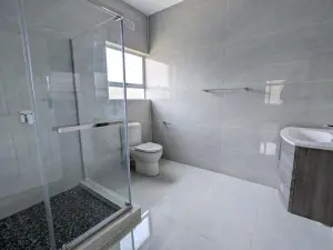 Townhouse/Complex/Cluster to Rent in Greendale North