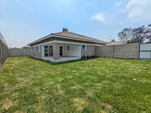 Townhouse/Complex/Cluster to Rent in Greendale North