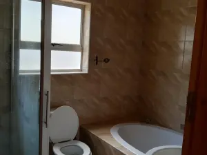 Townhouse/Complex/Cluster to Rent in Borrowdale