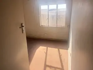 Townhouse/Complex/Cluster to Rent in Bluff Hill