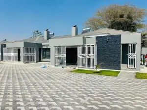 Flat/Apartment to Rent in Highlands