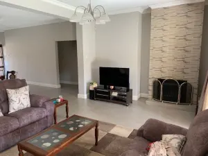 Townhouse/Complex/Cluster to Rent in Newlands