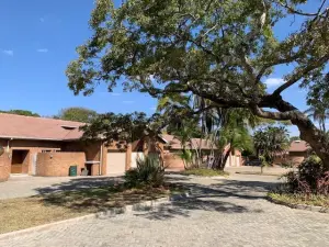 Townhouse/Complex/Cluster to Rent in Newlands