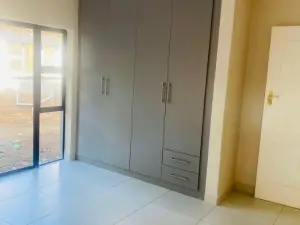 Townhouse/Complex/Cluster to Rent in Marlborough