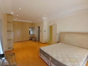 6 Bedroom House to Rent in Mount Pleasant