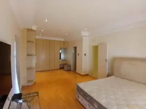 6 Bedroom House to Rent in Mount Pleasant