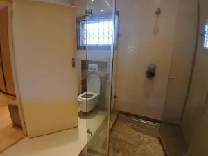 6 Bedroom House to Rent in Mount Pleasant