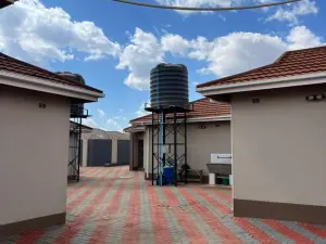Townhouse/Complex/Cluster to Rent in Madokero Estates