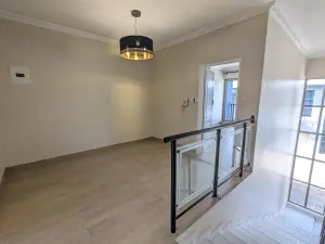 Townhouse/Complex/Cluster to Rent in Newlands