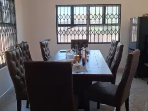 5 Bedroom House to Rent in Mount Pleasant Heights