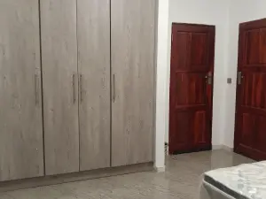 5 Bedroom House to Rent in Mount Pleasant Heights