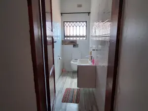 5 Bedroom House to Rent in Mount Pleasant Heights