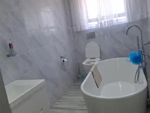 5 Bedroom House to Rent in Mount Pleasant Heights