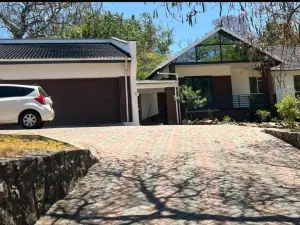4 Bedroom House to Rent in Glen Lorne