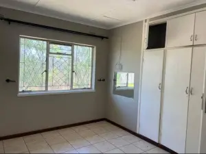 4 Bedroom House to Rent in Glen Lorne
