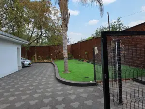 2 Bedroom Cottage/Garden Flat to Rent in Mount Pleasant