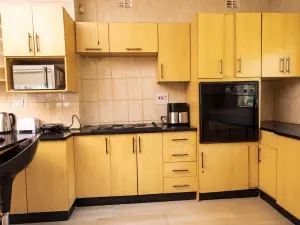 3 Bedroom House to Rent in Greengrove