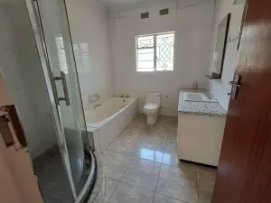 4 Bedroom House to Rent in Borrowdale