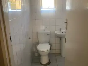 4 Bedroom House to Rent in Bluff Hill
