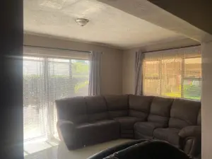 4 Bedroom House to Rent in Bluff Hill